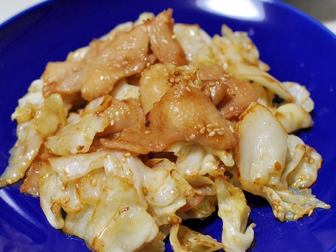 鶏皮とキャベツの味噌炒め